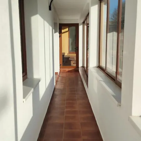 Sunrise House 질리나